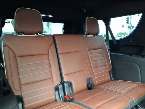 Used 2023 GMC Yukon XL Denali Ultimate image 16