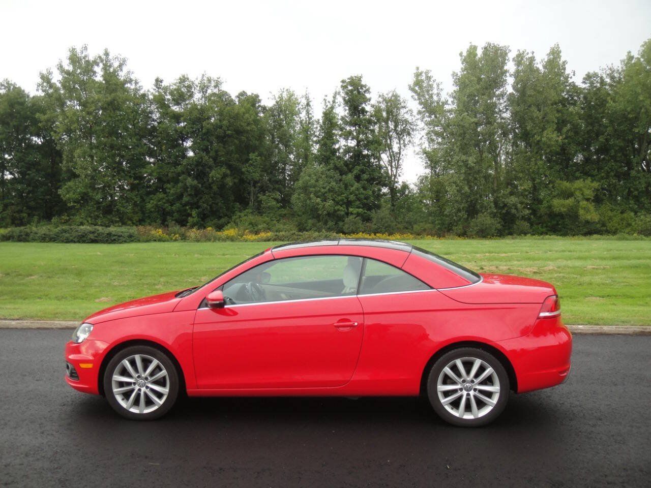 Used 2016 Volkswagen Eos Komfort FWD image 13