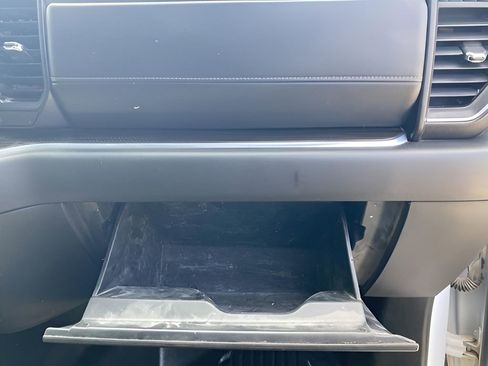 Used 2024 Chevrolet Silverado 3500 LT w/ Convenience Package image 32