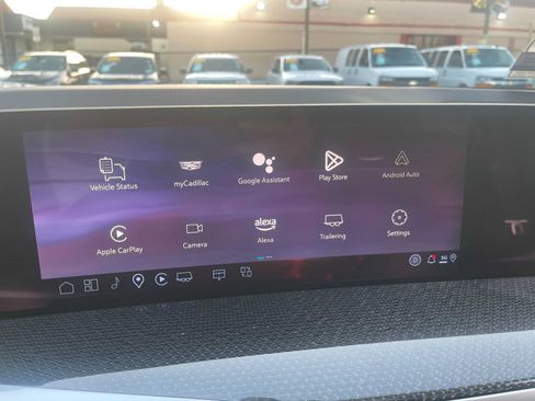 Used 2025 Cadillac Escalade ESV V AWD/4WD image 36