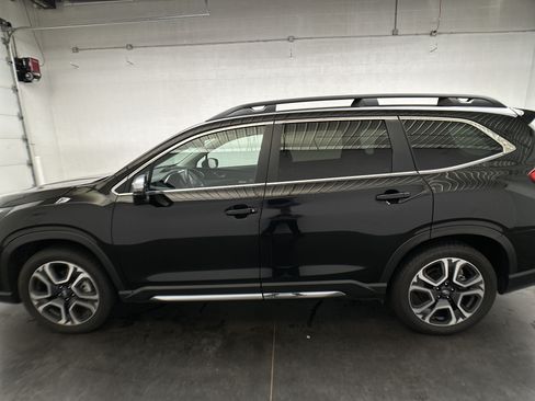 Used 2023 Subaru Ascent Limited w/ Technology Package AWD/4WD image 5