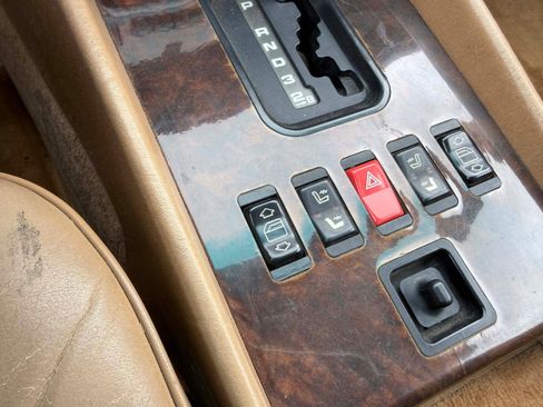 Used 1988 Mercedes-Benz 560 SL image 21