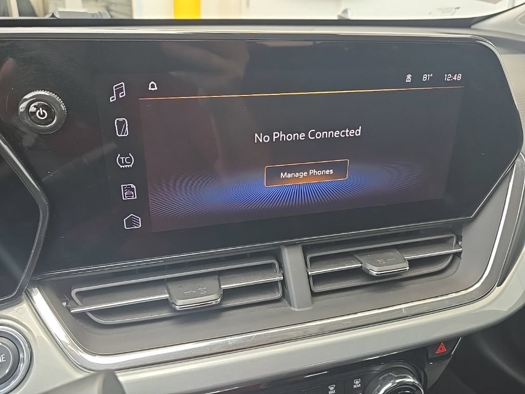 Certified 2025 Chevrolet Trax LT FWD image 20