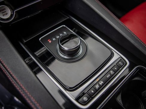 Used 2020 Jaguar F-PACE R-Sport image 10