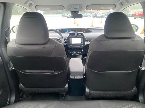 Certified 2022 Toyota Prius LE image 11