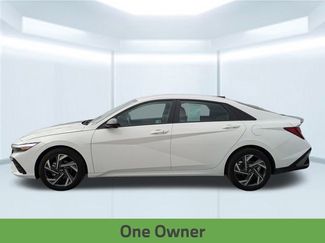 Used 2025 Hyundai Elantra Sport video 2