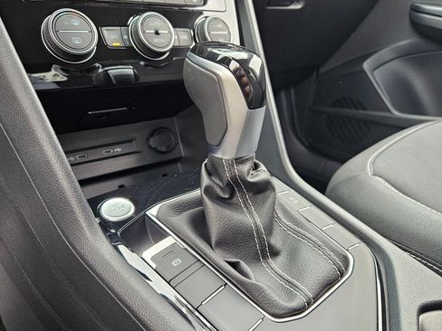 Used 2024 Volkswagen Taos SE image 21