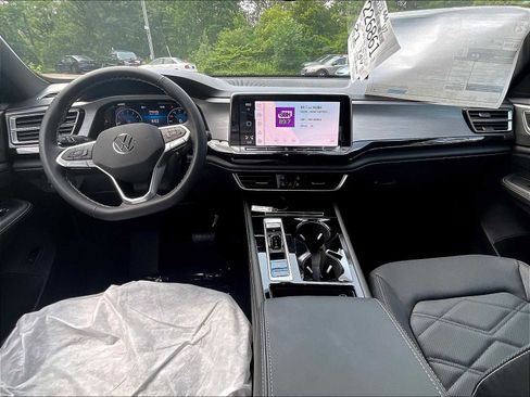 New 2025 Volkswagen Atlas Cross Sport SE image 12