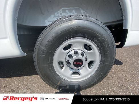 New 2025 GMC Savana 3500 w/ Driver Convenience Package RWD image 35