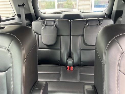 Used 2023 Ford Explorer XLT w/ Equipment Group 202A AWD/4WD image 19