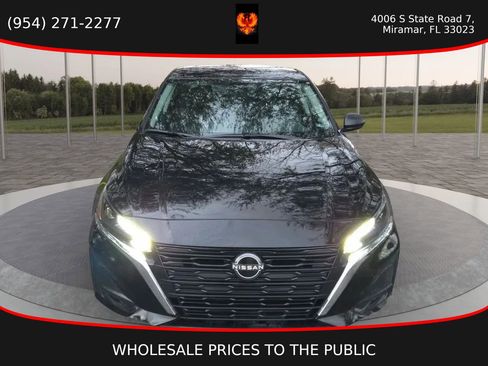 Used 2025 Nissan Altima 2.5 SV FWD image 4
