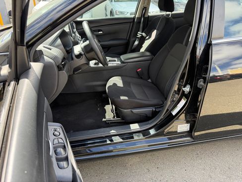 Used 2024 Nissan Sentra SV FWD image 5