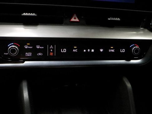 Used 2025 Kia Sportage EX AWD/4WD image 31