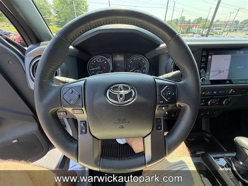 Used 2021 Toyota Tacoma TRD Sport w/ TRD Premium Sport Package AWD/4WD image 5