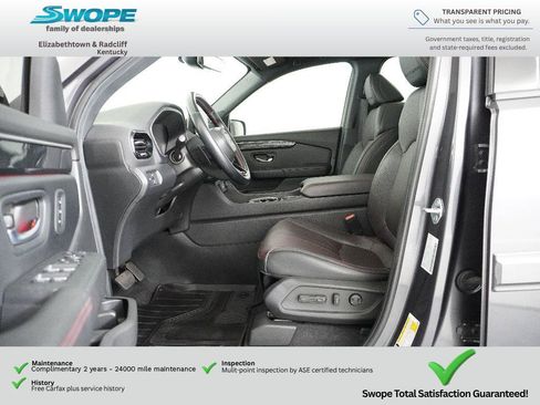 Used 2025 Honda Pilot Black Edition image 12