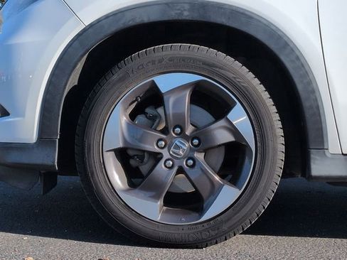 Used 2018 Honda HR-V EX image 30