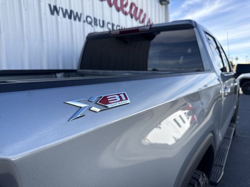 Used 2024 GMC Sierra 1500 Elevation w/ LPO, Elevation Black Package image 31