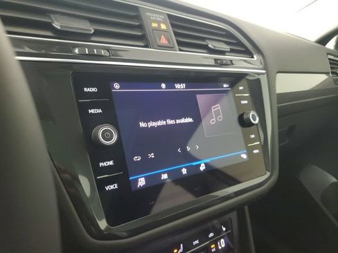 Used 2023 Volkswagen Tiguan SE w/ Panoramic Sunroof Package FWD image 26
