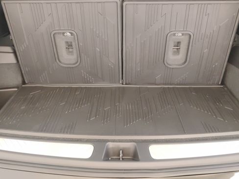 New 2026 Cadillac Vistiq Luxury w/ LPO, Floor Liner Package image 23