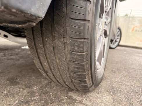 Used 2024 GMC Terrain SLT image 44