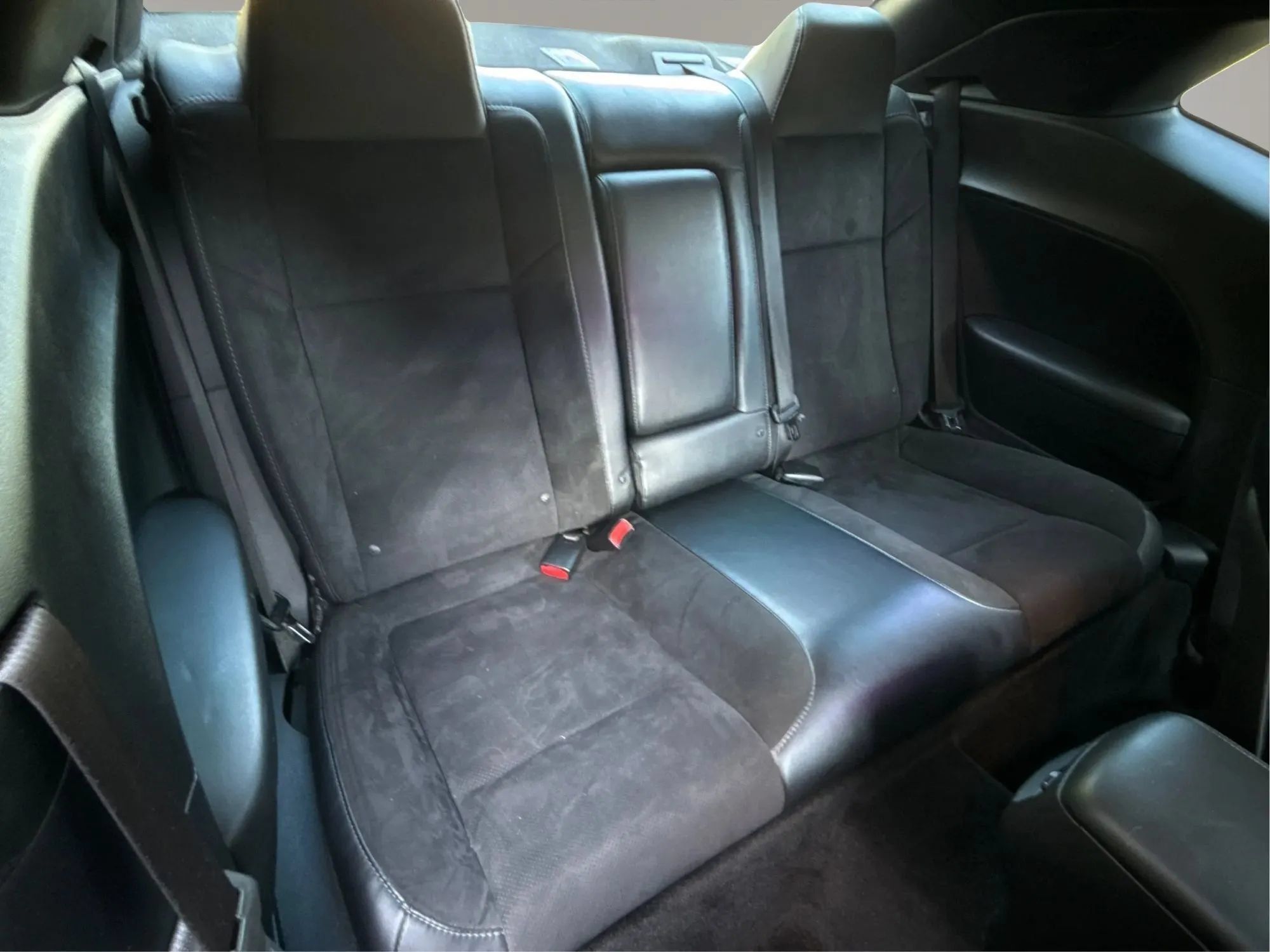 Used 2015 Dodge Challenger R/T Scat Pack w/ Leather Interior Group RWD image 28