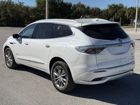 Used 2022 Buick Enclave Avenir w/ Avenir Technology Package image 2
