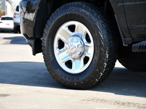 Used 2021 RAM 2500 Tradesman w/ Chrome Appearance Group image 12