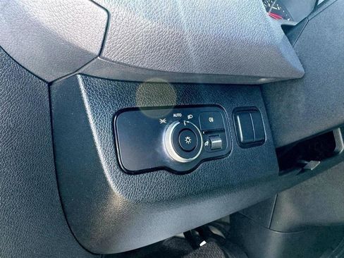 Used 2019 Mercedes-Benz Sprinter 2500 image 14