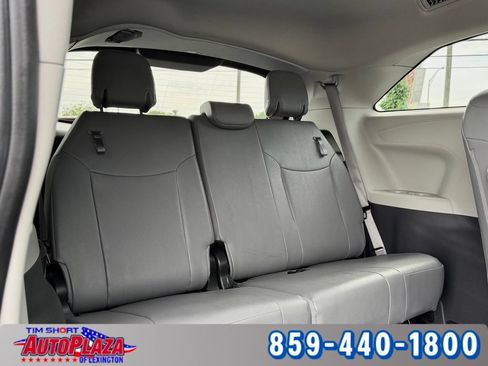Used 2024 Toyota Sienna XLE FWD image 40