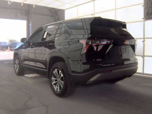 Used 2025 Chevrolet Equinox LT AWD/4WD image 2