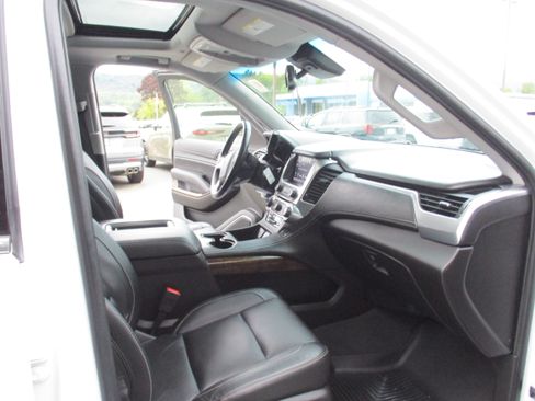 Used 2019 Chevrolet Tahoe LT w/ Off-Road Package AWD/4WD image 16