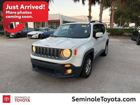 Used 2017 Jeep Renegade Latitude FWD image 1
