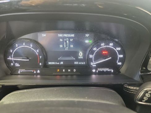 Used 2021 Lincoln Corsair AWD w/ Premium Package image 31