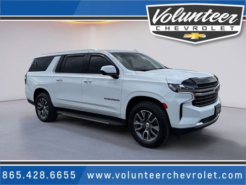 Used 2022 Chevrolet Suburban LT image 1