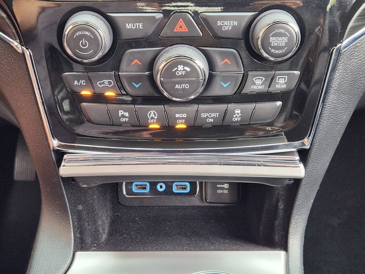 Used 2019 Jeep Grand Cherokee Limited RWD image 39
