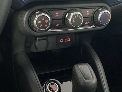 Used 2025 Nissan Versa SV FWD image 22