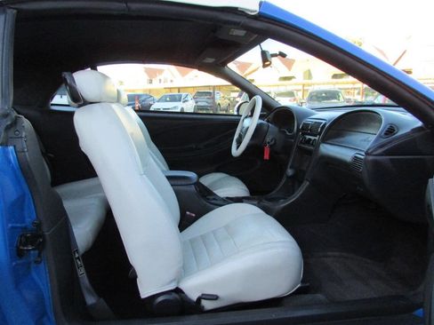 Used 2000 Ford Mustang GT RWD image 30