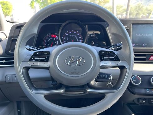 Used 2022 Hyundai Elantra SE FWD image 23