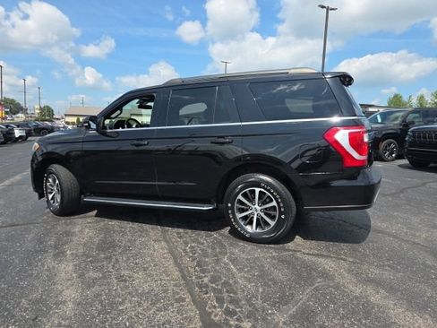 Used 2019 Ford Expedition XLT w/ Equipment Group 202A AWD/4WD image 4
