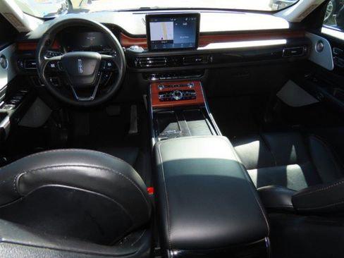 Certified 2023 Lincoln Aviator Reserve w/ Equipment Group 201A image 23