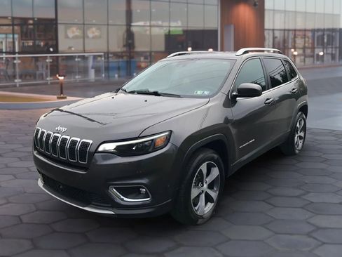 Used 2019 Jeep Cherokee Limited w/ Technology Group image 6