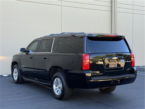 Used 2018 Chevrolet Suburban LT AWD/4WD image 4