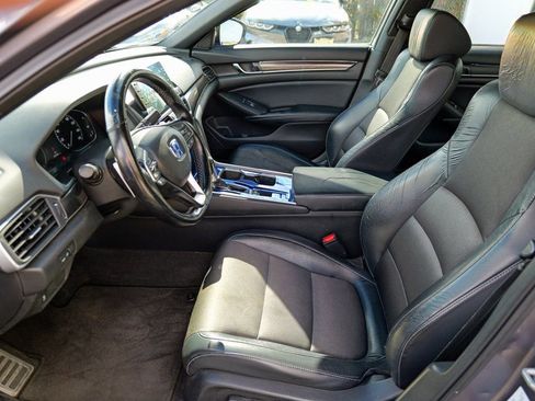 Used 2018 Honda Accord Sport image 19
