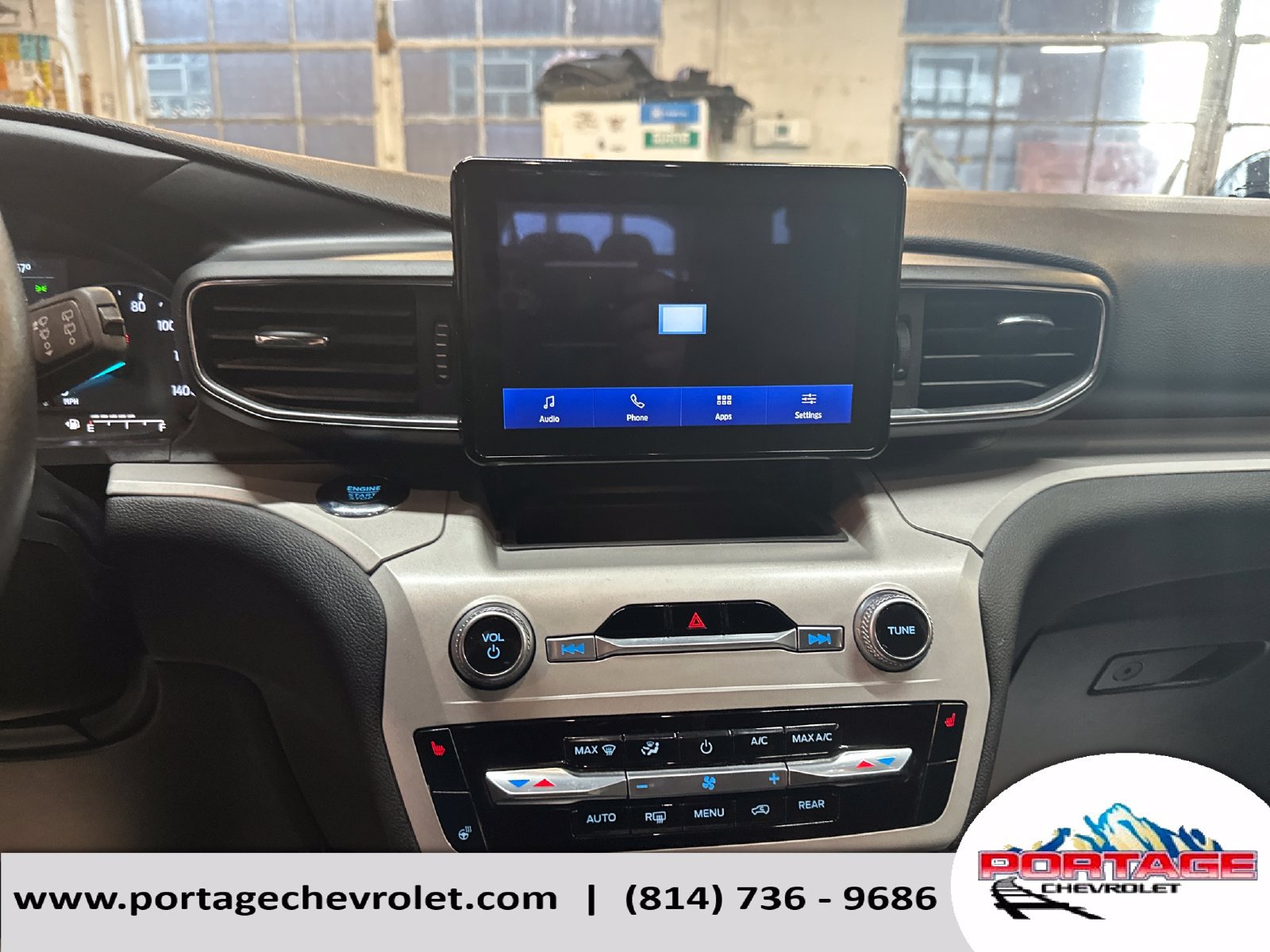 Used 2024 Ford Explorer XLT w/ Equipment Group 202A RWD image 21