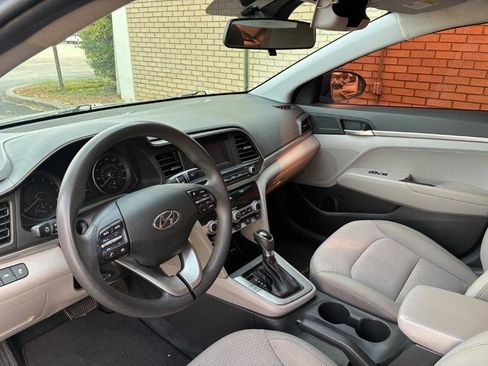 Used 2020 Hyundai Elantra SE image 9