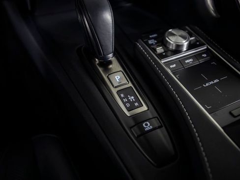 Used 2018 Lexus LC 500 Coupe image 33