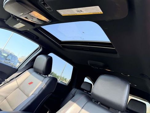 Used 2024 Dodge Durango GT image 17