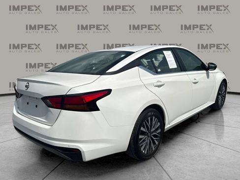 Used 2026 Nissan Altima 2.5 SV FWD image 3