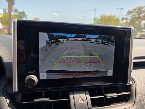 Used 2024 Toyota RAV4 XLE FWD image 41