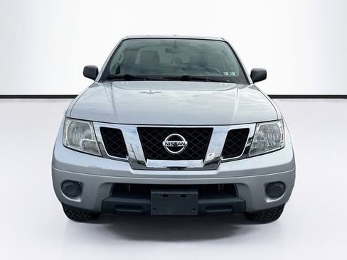 Used 2012 Nissan Frontier SV w/ SV Premium Utility Pkg image 2